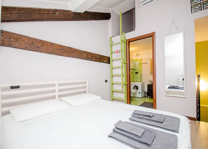 Pasteur Flat Mediolan