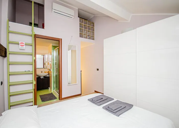 Pasteur Flat Mediolan