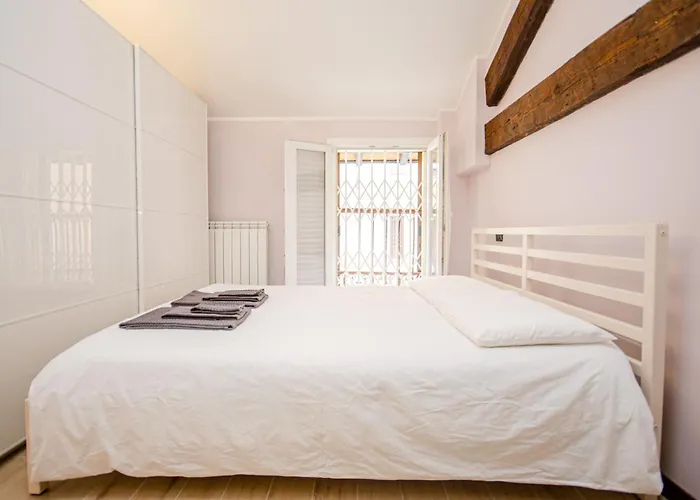Pasteur Flat شقة
