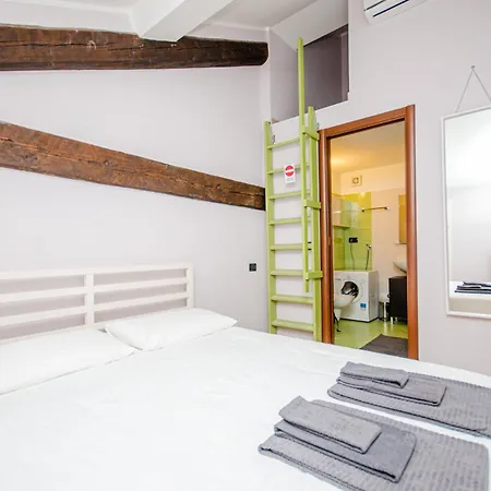 Pasteur Flat ميلان
